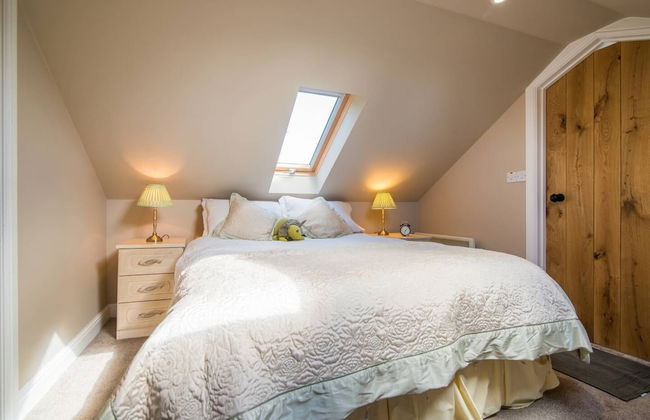 Super Spacious Barn Conversion With Free Wifi, Netflix Fireplace - Photo 3