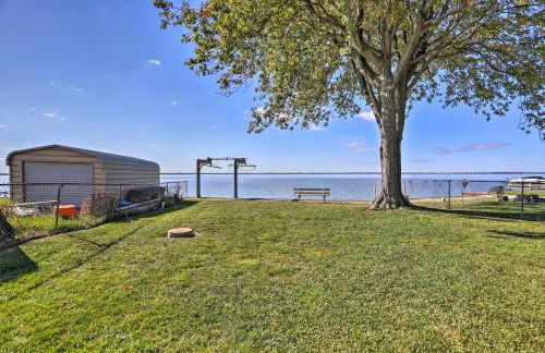 Lakefront Cottage with Fishing and Private Yard! - Foto 22