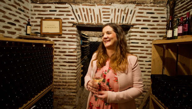 Disfrutando de la visita a la bodega