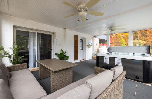 3BR Lake Luzerne Retreat with Game Room & Cozy Fire Pit - Foto 33