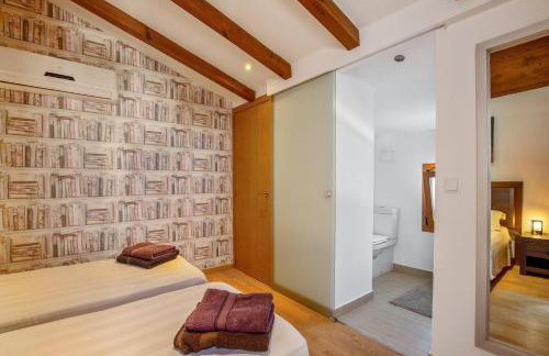 Luxurious Villa in Baños y Mendigo, Spain - Perfect for Families and Groups - Foto 38