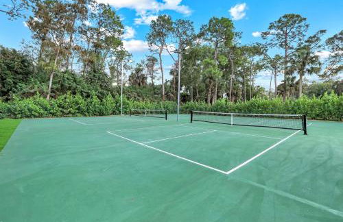 Lux Fam Private Resort Pool Spa, 2 Private Pickleball Courts, Basketball, Ping Pong Table, Mini Golf, Close To Beach & Dining Home Sleeps 8 - Photo 39