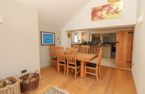 Guildford Farmhouse - Photo 13