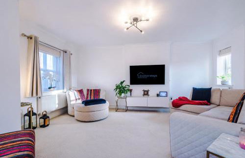 Driveway Stylish 3Bedroom Home in Middleton - Foto 1