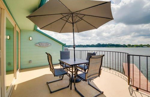 Lake Conroe Condo Balcony, Views and Pool Access! - Photo 1
