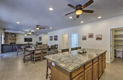 3 Mi to Rainbow Lake Home with Hot Tub and Deck - Foto 11