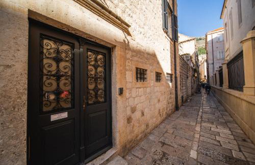 SUNce Palace Apartments with free offsite parking - Foto 6