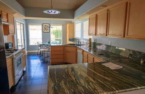 Luxury 1900 SQ FT House Huge 46 FT Pool & Hot SPA - Foto 28