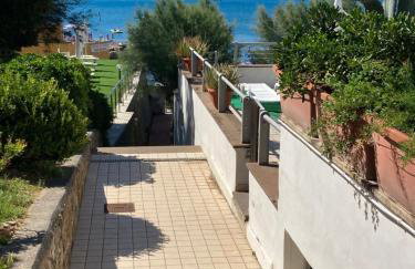 A 20 mt dal mare con ombrellone e sdraio in spiaggia - Foto 16