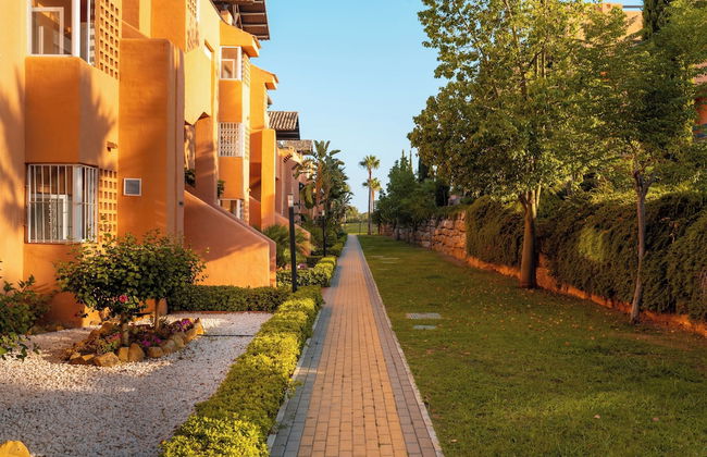 Seaview 2 Bed Apartment Sleeps 4 - Terrace - Pool - Foto 10