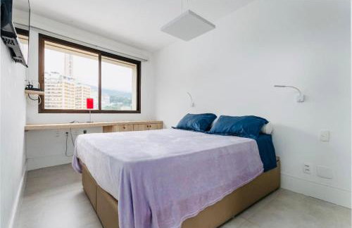 LEBLON INN RESIDENCIAL LUXUOSO com PISCINA, rooftop, academia, sauna, Varanda dentro do apt com VISTA DESLUMBRANTE, limpeza diária estilo hotel , cozinha completa 50 metros do posto 12 pauloangerami DFL15 - Foto 9