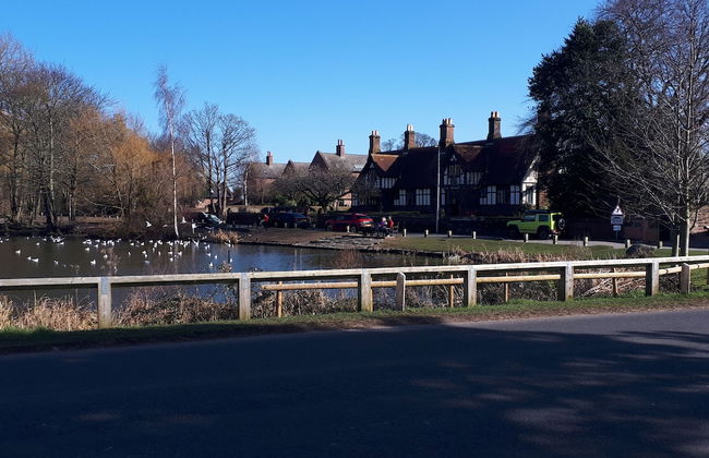 Pet Friendly - 7 Guests - Idyllic Village - Photo 10