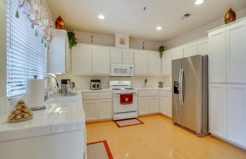 Centrally Located Home with Yard in Hayward! - Foto 10