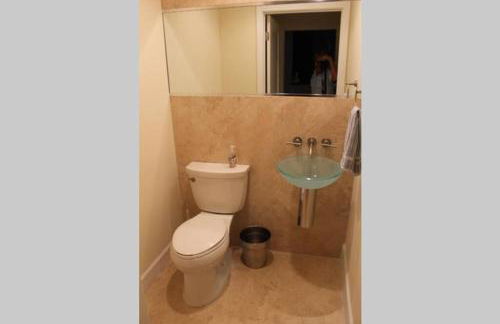 LIC Mgr - LUXURIOUS 3 BED 3 BATH OCEANFRONT SUITE - UPSCALE OCEANFRONT RESORT - INDOOR PICKLEBALL - SPEAKEASY! - Photo 25