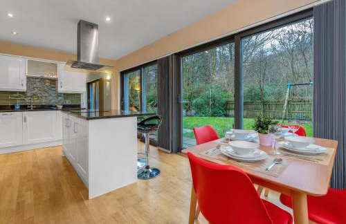 Cheerful Stays: 4 Bedroom Cottage in Arrochar - Foto 3