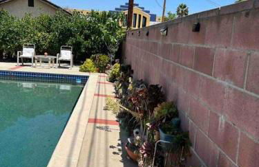 Vacation Rental w Pool &Garden 6 Guests near CSUN - Foto 24