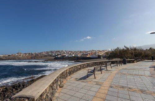 Sea Views Private Terrace 2BR House near the Beach - Foto 48