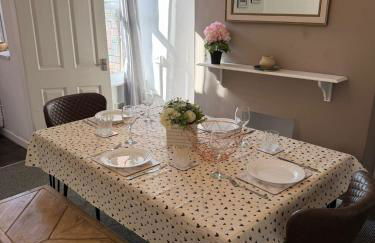 Lincoln 3BR Townhouse 6 Beds Close to CityCentre - Foto 4