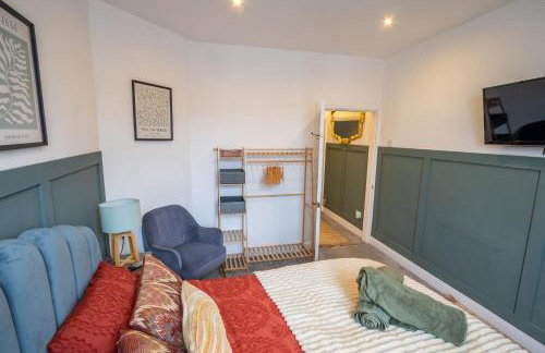 The Narrow House - Victorian house bursting with character & parking - Foto 16