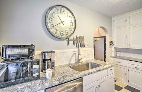 Cozy Minneapolis Escape with Patio Near Dtwn! - Foto 11