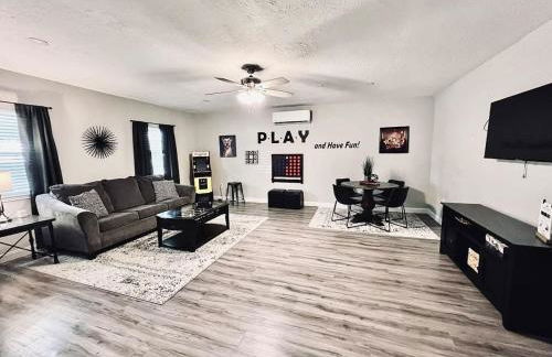 Entire 3 bedroom 1 and half bath home in Deer Park high speed wifi - Foto 4