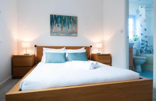 The Dakota - next to East Midlands Airport - Photo 24