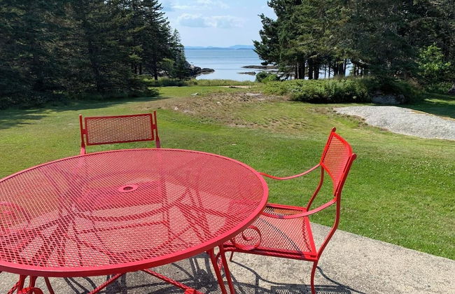 Geary House at Fifield Point - Photo 20