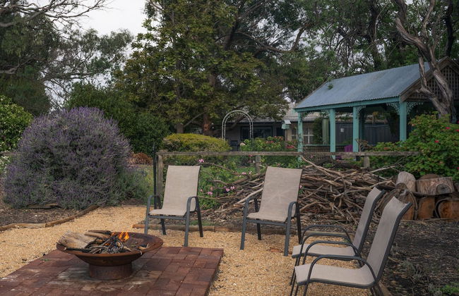 Jasmine's Cottage - Photo 25