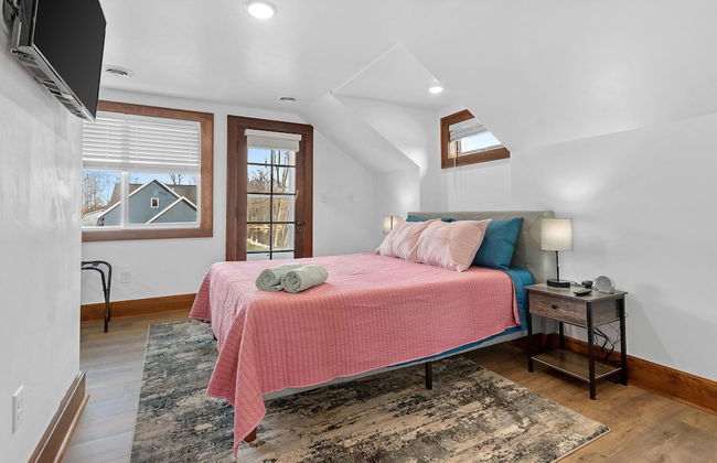 Riverfront Kayaks Bay Access Sleeps 15 - Foto 25