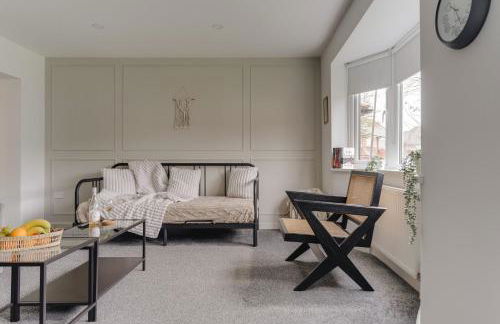 Contractor friendly 3BDR Home | Parking for Vans - Foto 1