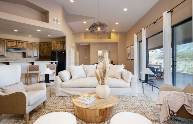 Desert Stone by Avantstay Contemporary Desert Oasis With Pool & Hot Tub - Photo 12