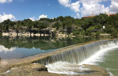 Southern Charm off The Square Sleeps 10 Firepit - Foto 42