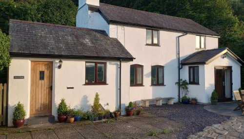 Alwyn Cottage - Photo 2