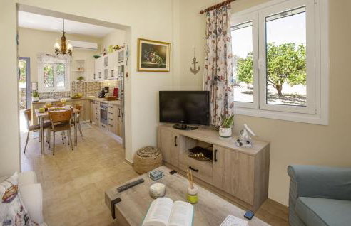 Ruby's summer house with spacious garden and free parking - Foto 16