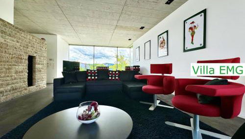 Luxus Design Ferienhaus Villa EMG Bensheim nah Frankfurt, Heidelberg mit Sauna, Schwimmteich, Garten für Familien und Gruppen bis 17 Personen - Foto 4