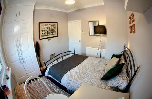 Stylish and artistic flat in Southend on Sea - 2 Double Bedrooms, Free on-street parking - Foto 27