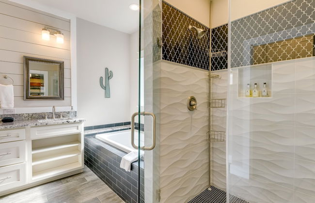 Centrally Located Stunning 3BR 2BA Near Downtown - Foto 22