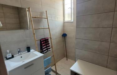 COLLIOURE tres bel appart a 150 metres des plages avec jardin prive et parking dans residence securisee - Foto 9