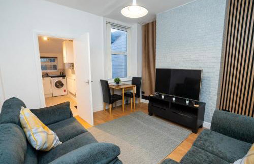 Comfy 4 Bed House near Notts City Centre - FREE Parking - Foto 52