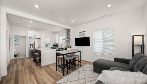 Updated Family Friendly Hillyard Gem NEW HOT TUB! - Foto 4