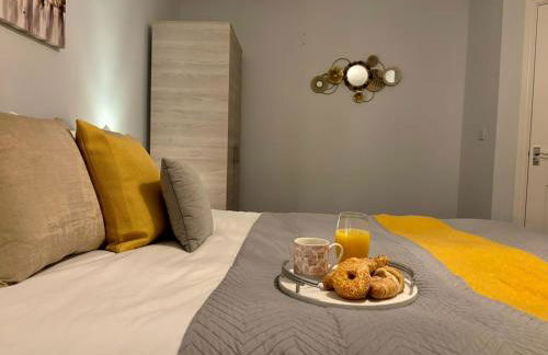 Eskdale Townhouse- Spacious 4BR ,Crawley, Free Wifi, Parking, fully equipped, contractor friendly, temporary relocations welcome, near Gatwick Airport - Foto 5