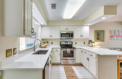 Breezy PCB Vacation Rental with Lanai, Walk to Ocean - Photo 9