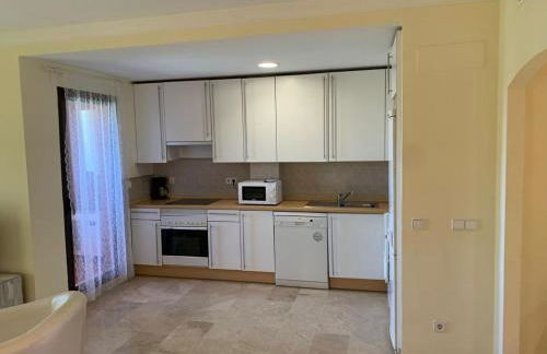 Apartamento espacioso muy tranquilo con piscinas y jardines cercano a la playa - Photo 11