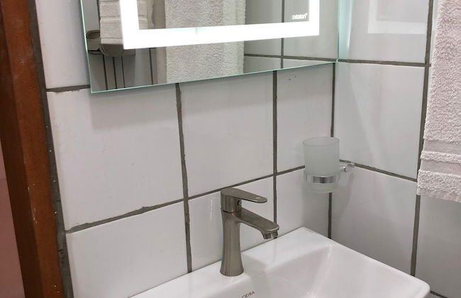 1 Bed Studio Sleeps 2 - Canal Views, Balcony, Wifi - Foto 15