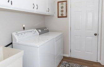 4 Bedroom Lakefront Home with Private Beach on Cedar Point Chaussee - Photo 40