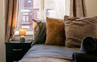 Westfield House, 2BR Sleeps 6, Oldham - Photo 1