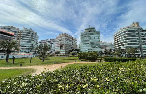 Apartamento familiar em Riviera de São Lourenço Módulo 8 - Photo 13