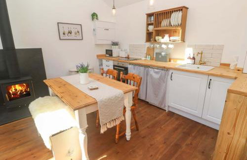 Lavender Cottage - Photo 10