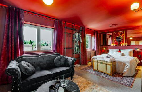 Love room avec Spa privatif "la Courtisane" - Sofa Tantra, terasse, salon d'hiver sous dôme transparent chauffé - love-room-alsace-67 - Foto 5