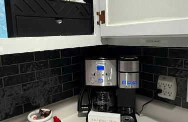 Delightful 3 Bd Home with King size bed, hot tub, playground! - Foto 18